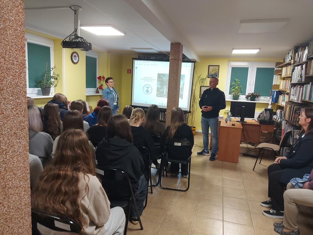 WARTO OCALIĆ OD ZAPOMNIENIA DOROBEK MINIONYCH POKOLEŃ 01
