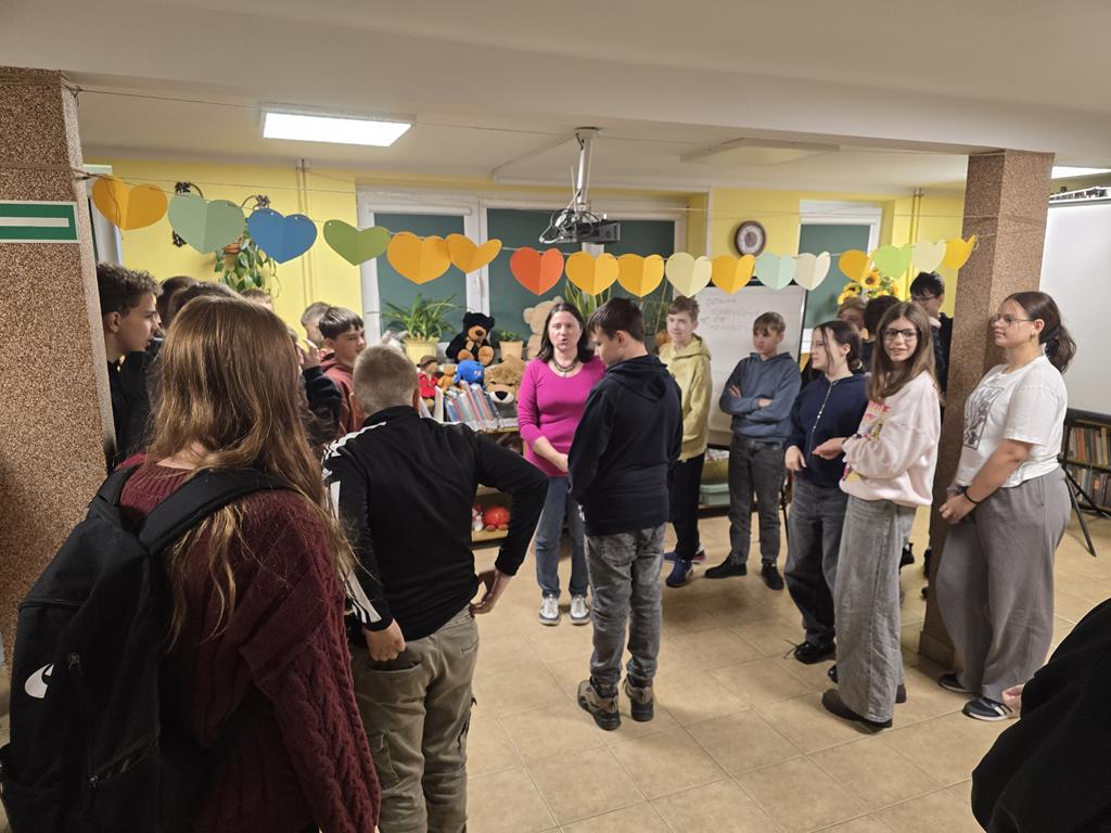 CO WIDZIMY W ZNIEKSZTAŁCONYM ODBICIU WIRTUALNEJ RZECZYWISTOŚCI? 15