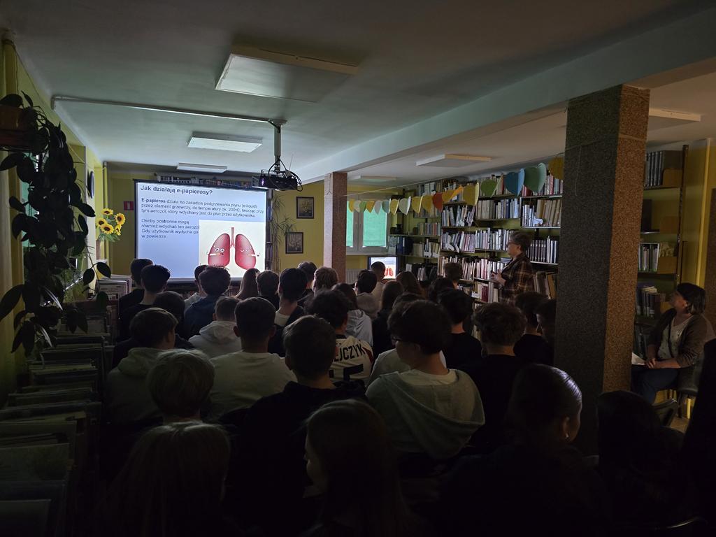 „PAMIĘTAJ: PALENIE ZABIJA!” 09